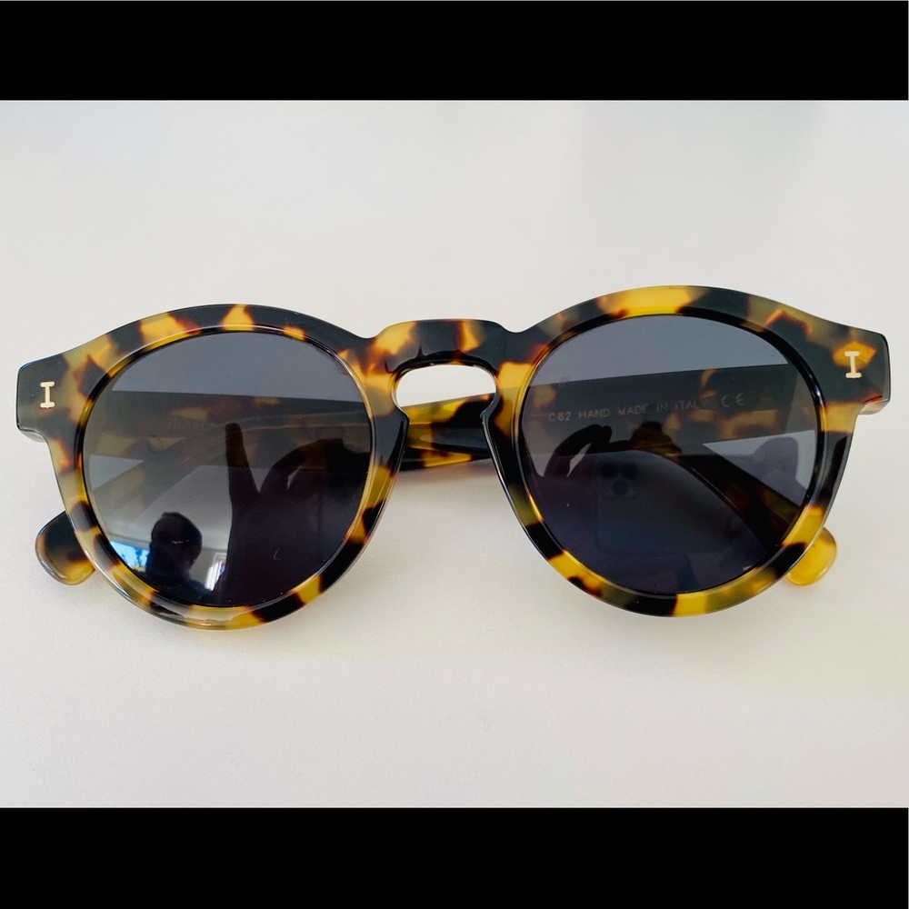 Illesteva Leonard Sunglasses (Tortoise / Grey)